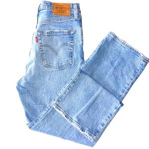 Levi’s Premium Ribcage Straight Ankle Light Blue Wash Jeans